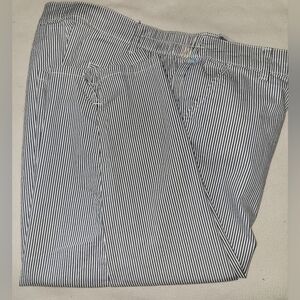 Karen Scott 14P Blue Gray Cotton Blend Seersucker Capri Pants